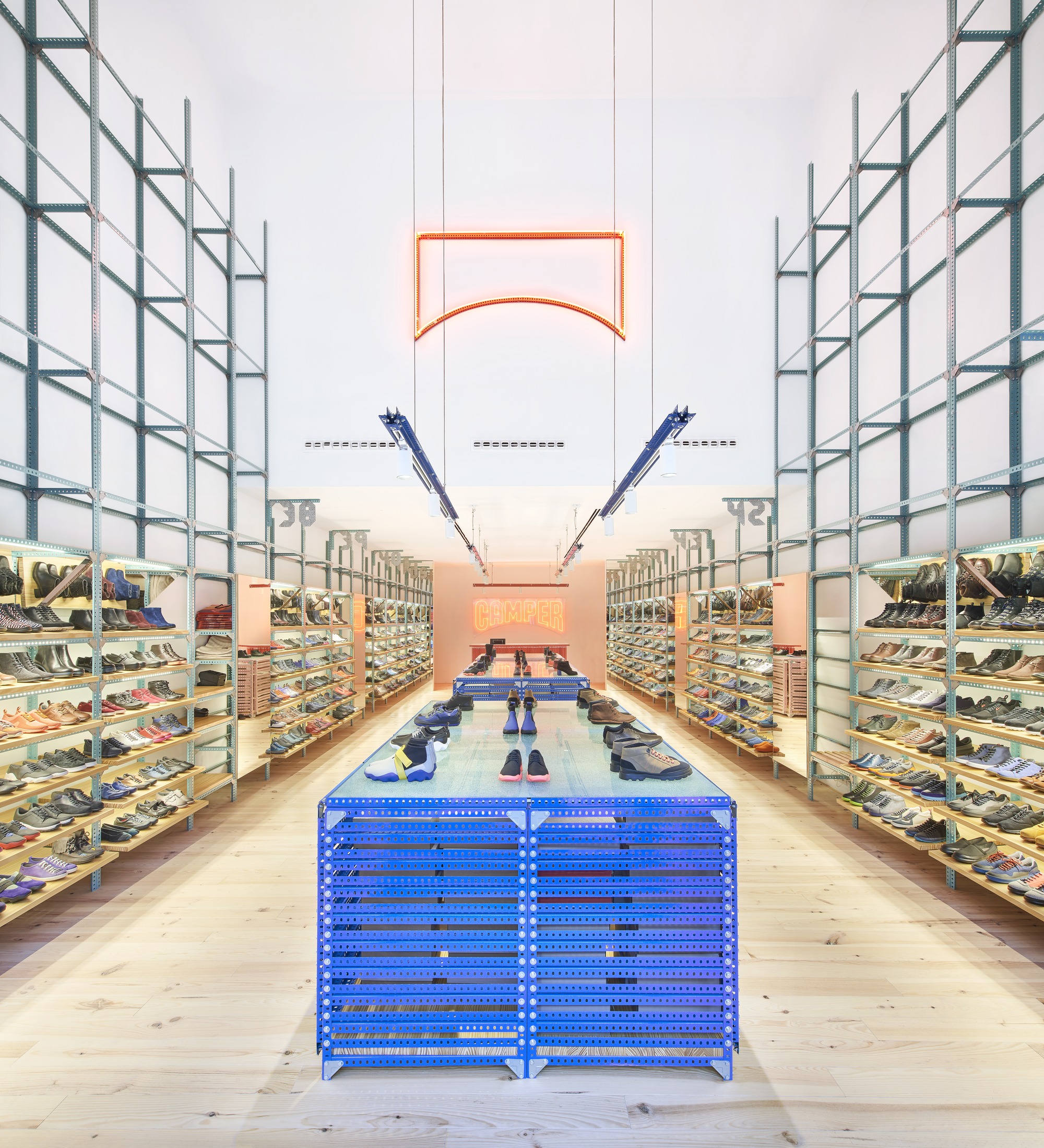 Camper Store / Oficina Penadés-10