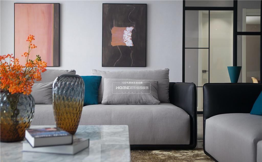 极简黑白灰的别墅设计,呈现高级感与舒适性-4