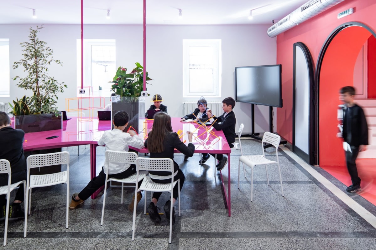 保加利亚 STEM 中心丨Any Color-22