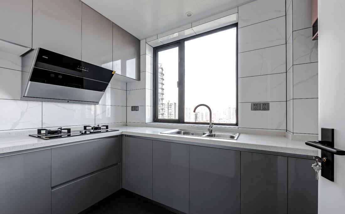 极简白色空间，功能与美学的完美融合-50