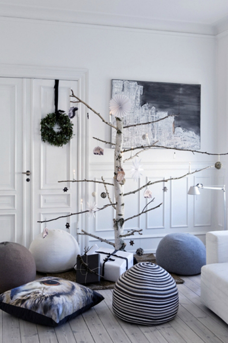 14 Gorgeous Scandinavian Living Rooms Dressed For Christmas-13