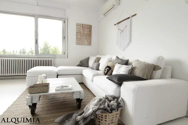 西班牙小镇的纯白北欧风住宅-5