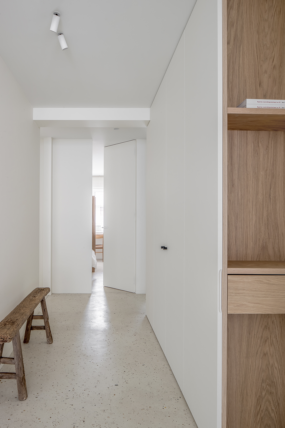 现代原木极简风的居住空间-20