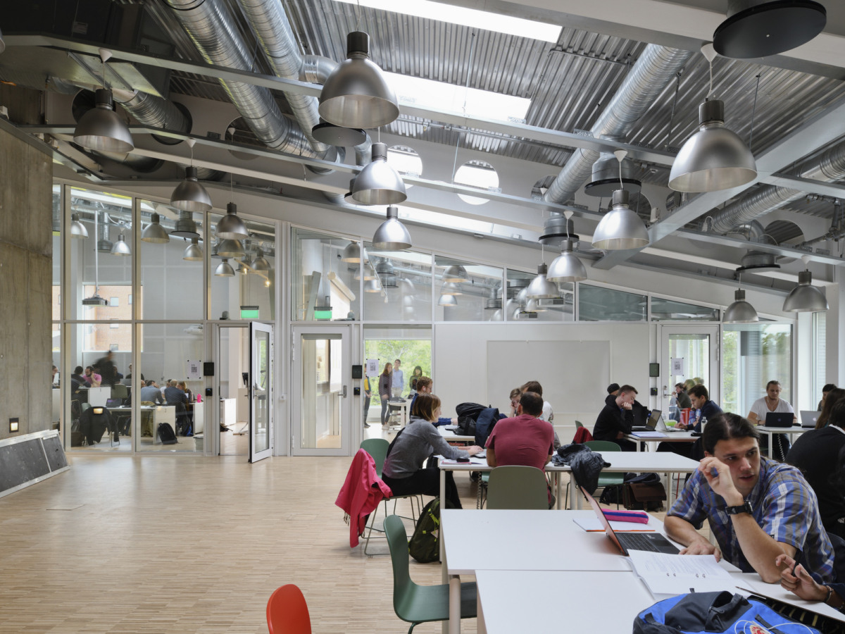 皇家工学院教育大楼-14