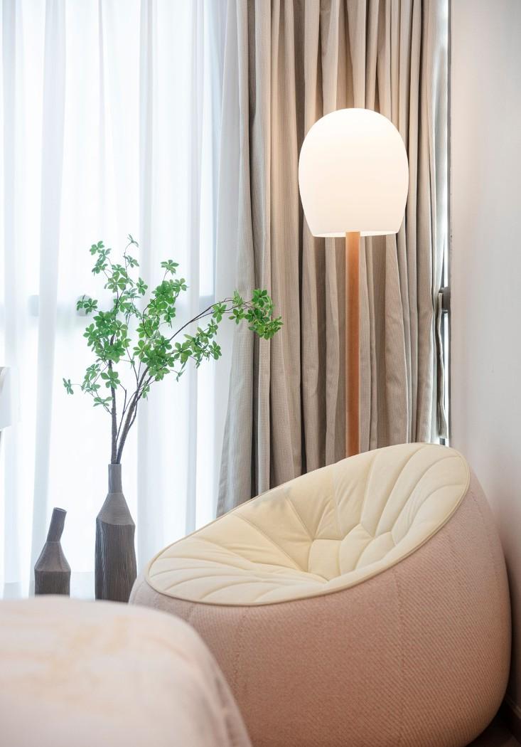 绿意葱郁中的现代极简别墅设计-44