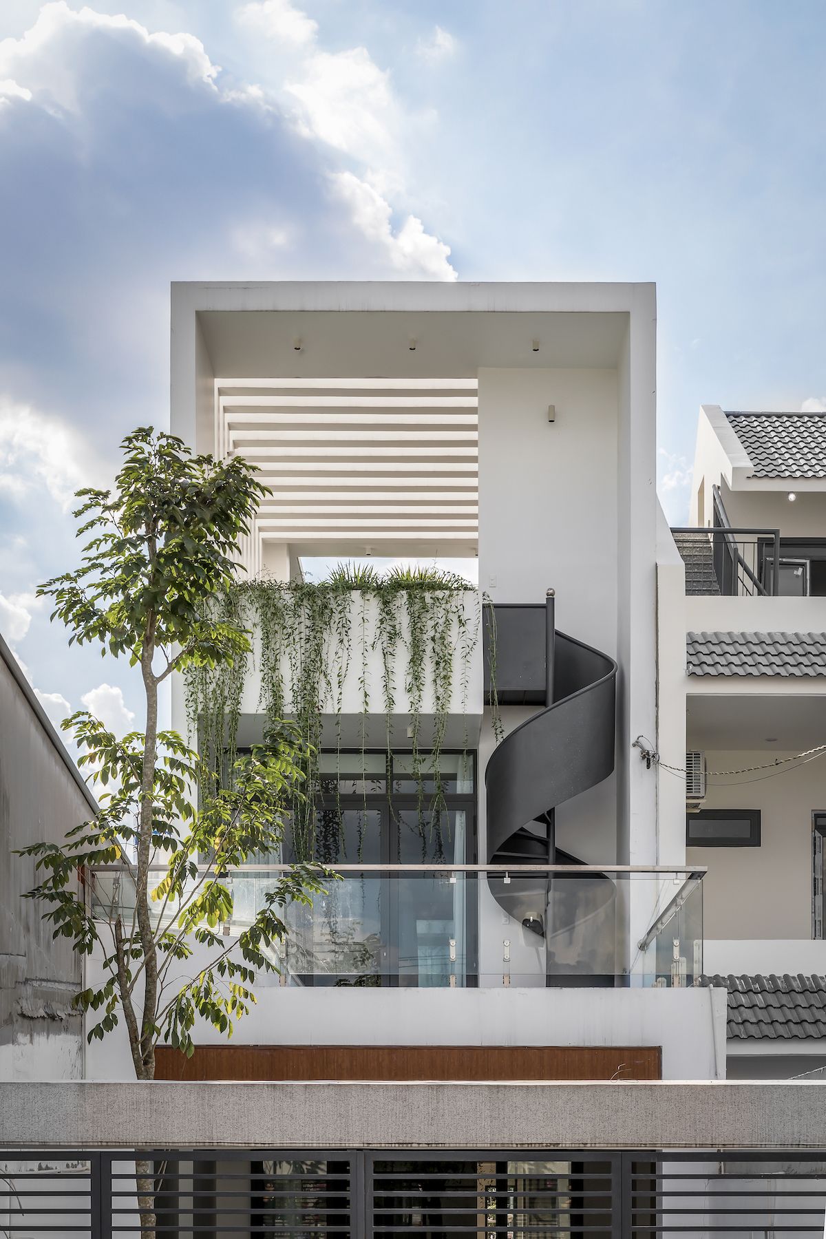 绿色桥梁连接多世代家庭-49