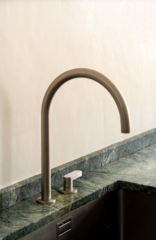 旧城公寓的现代翻新 | 开放式布局与环保元素的融合-27