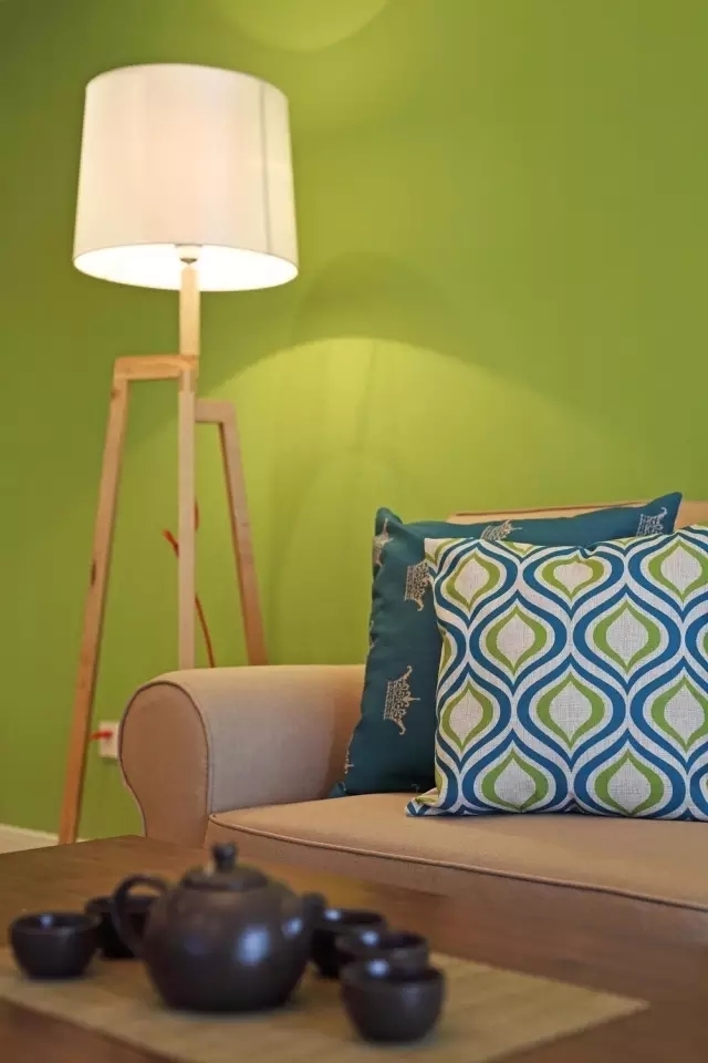 136㎡原木系简约两居 打造都市里的世外桃源-4