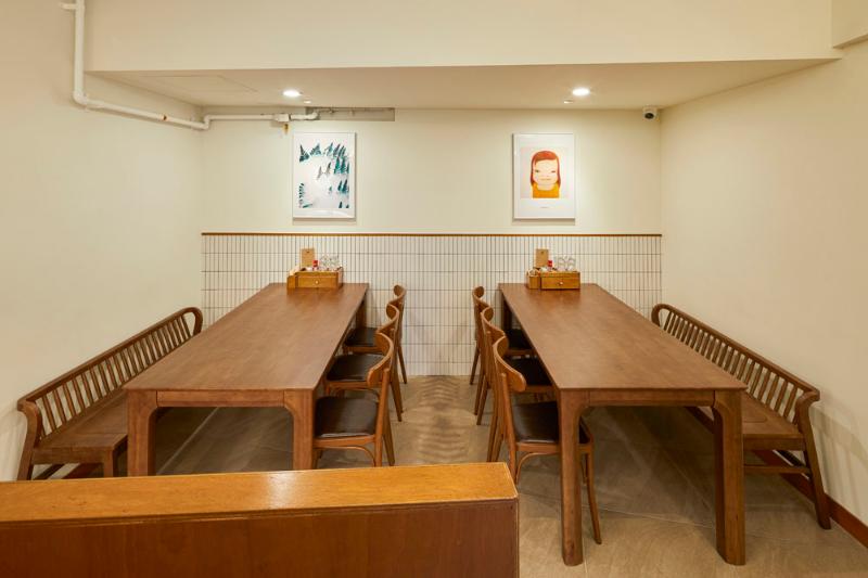 30 平米日式料理店，极简风格打造温馨美食空间-9