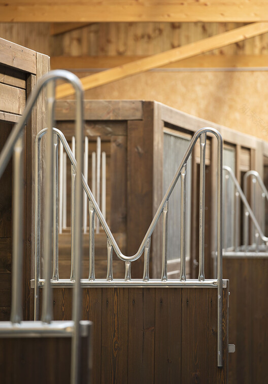 Hotel Equino · 乡村环境中的工业风马厩设计丨西班牙莱里达丨Gabarra Arquitectes-17