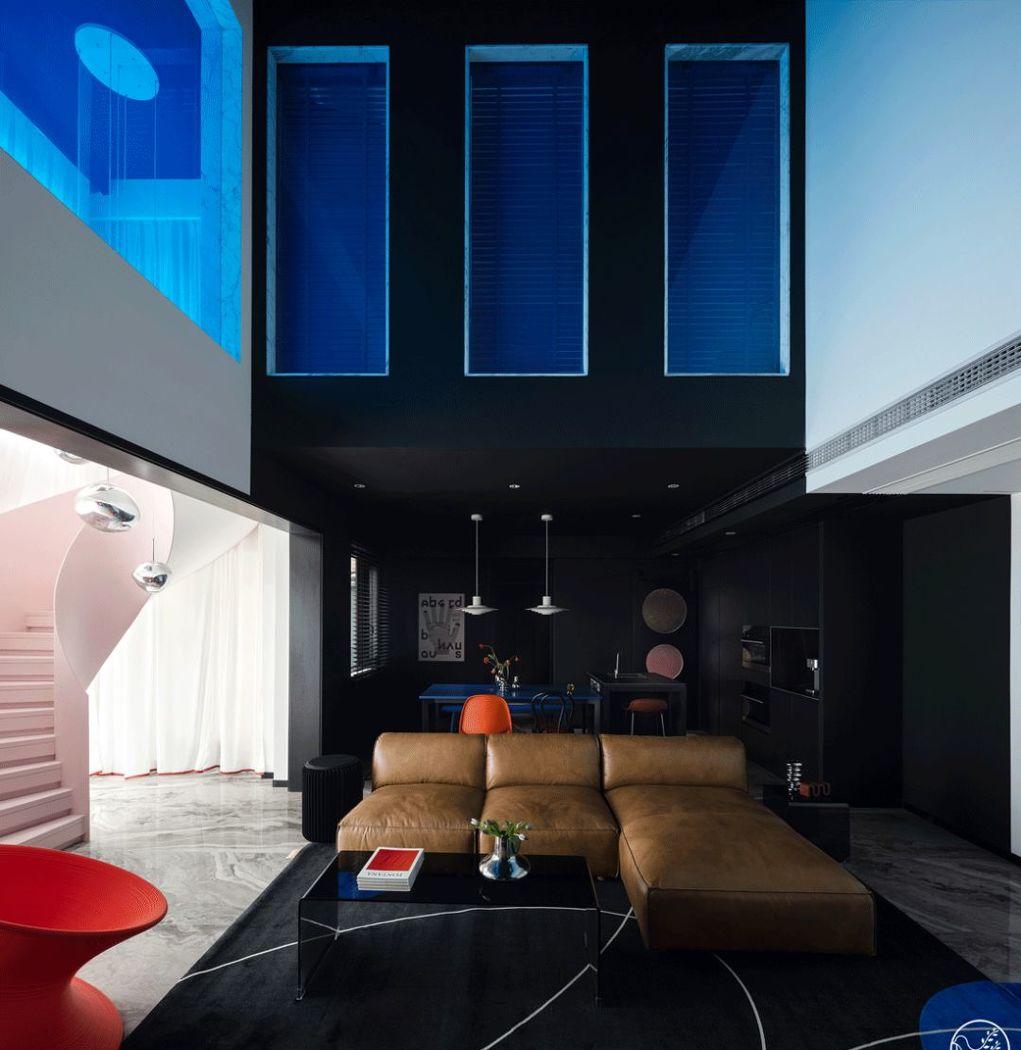 清羽设计丨平层丨粉色楼梯紫色墙壁酷炫星球-6