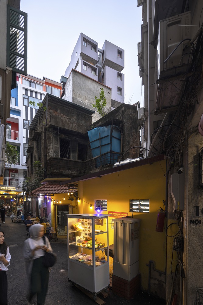 越南迷你酒店“Concon House”悬浮空间设计丨越南河内-19