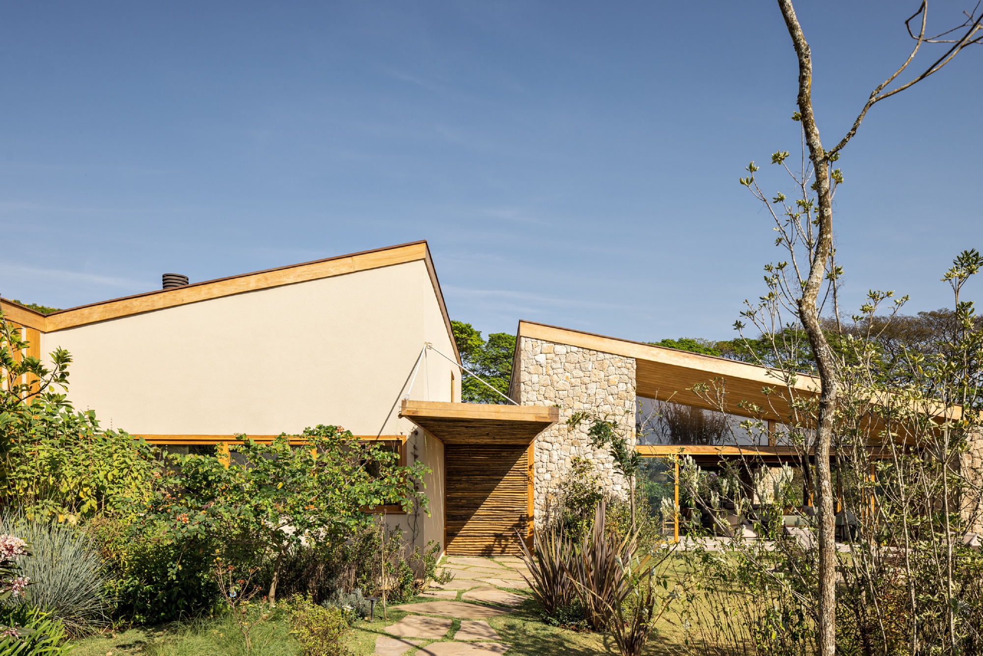 VLP住宅；VLP房屋（注：由于VLP可能是特定的缩写，在没有更多背景信息时，仅从字面翻译为住宅或房屋，若VLP有特定含义，需根据具体语境进一步确定） 丨巴西丨Pascali Semerdjian Arquitetos-13