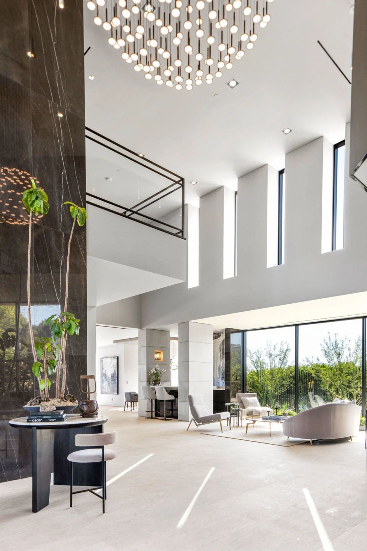 比弗利山庄奢华别墅设计,极致舒适与科技感并存-9