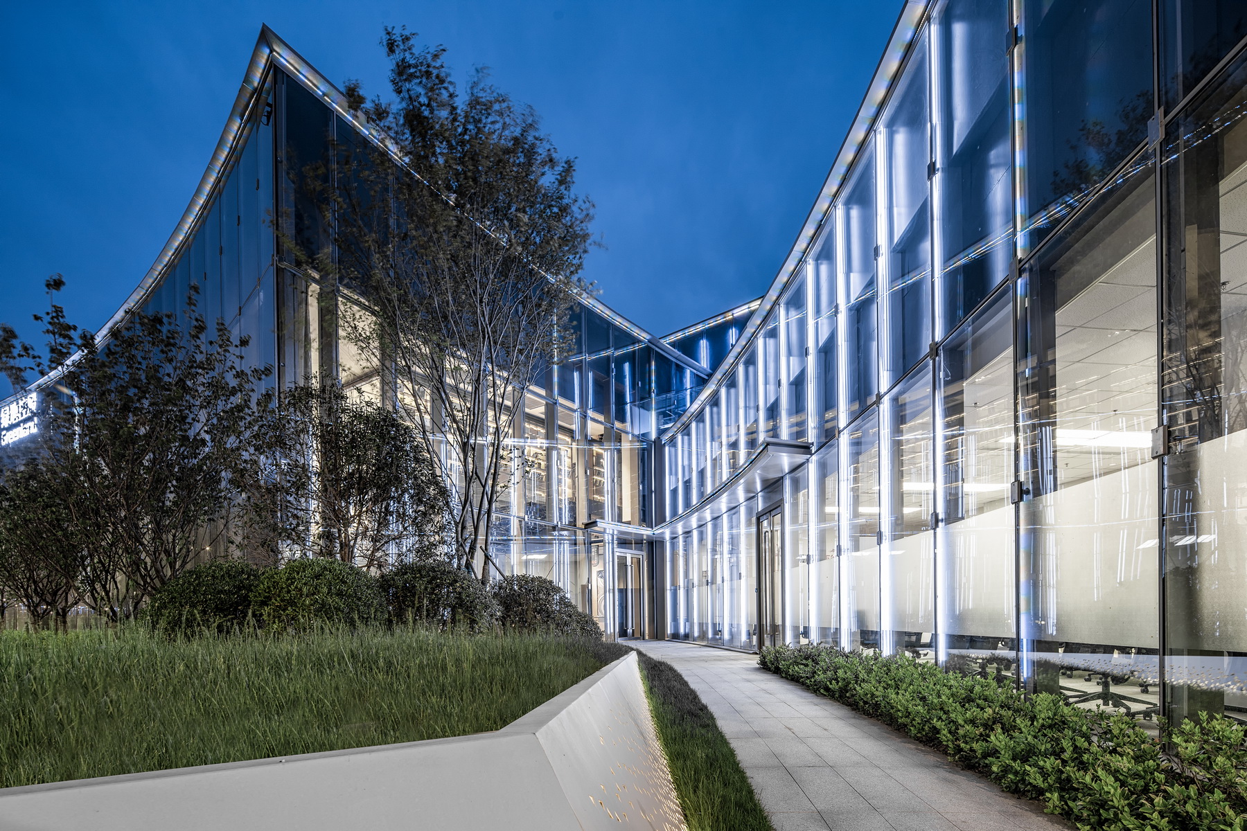 张家港绿地·高铁新城展示中心丨翰方设计-32