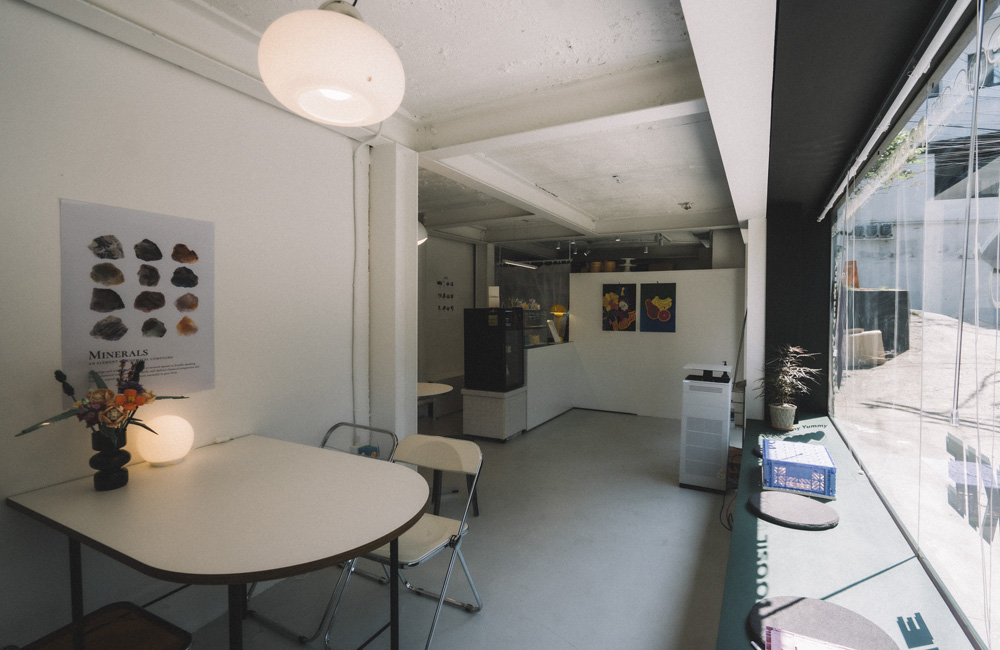 简约现代 9 坪蛋糕店 打造黑白色调氛围-7