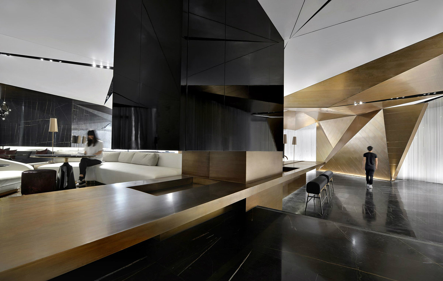 流动晶体展示空间  何思玮-10