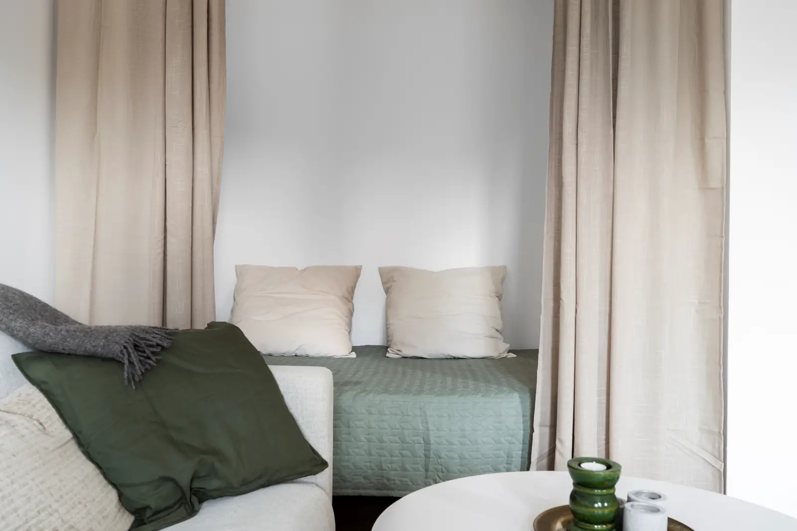 瑞典 26m2 绿色时尚工作室-9