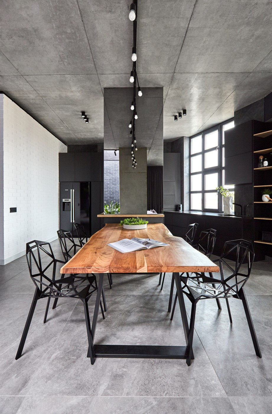 罗马尼亚顶层公寓工业风格设计案例-22