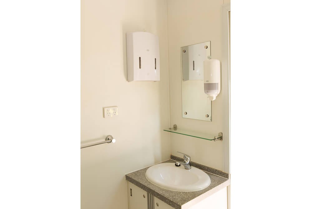 创意集装箱建筑,呈现非凡节庆体验-15