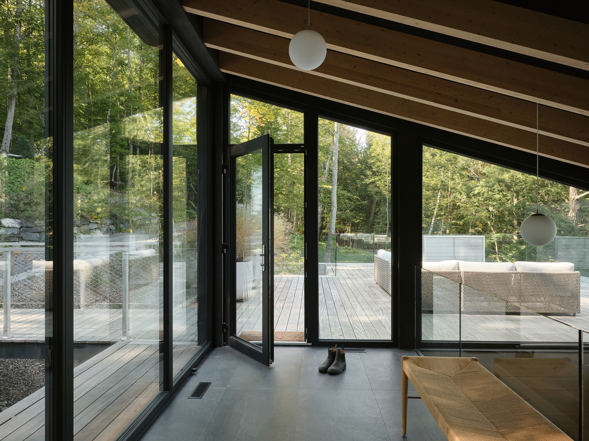 反坡住宅丨加拿大丨YH2 Architecture-33