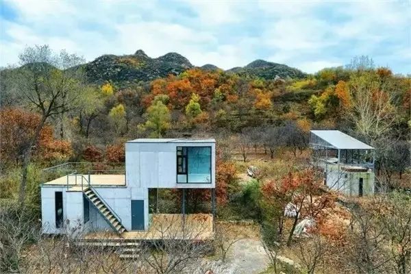 四个老男孩租下2500亩山谷，用集装箱搭出梦想中的家！-22