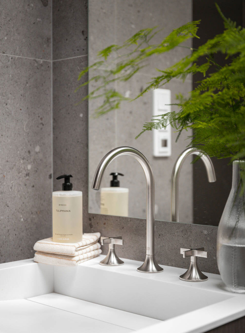 斯德哥尔摩百年老屋惊艳阁楼公寓设计-11