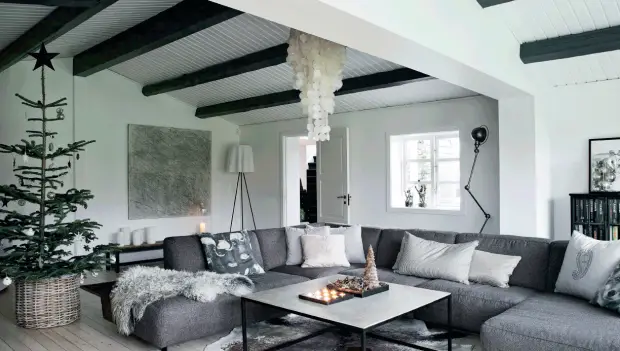 丹麦灰调圣诞 | 自然材质的温馨盛宴-2