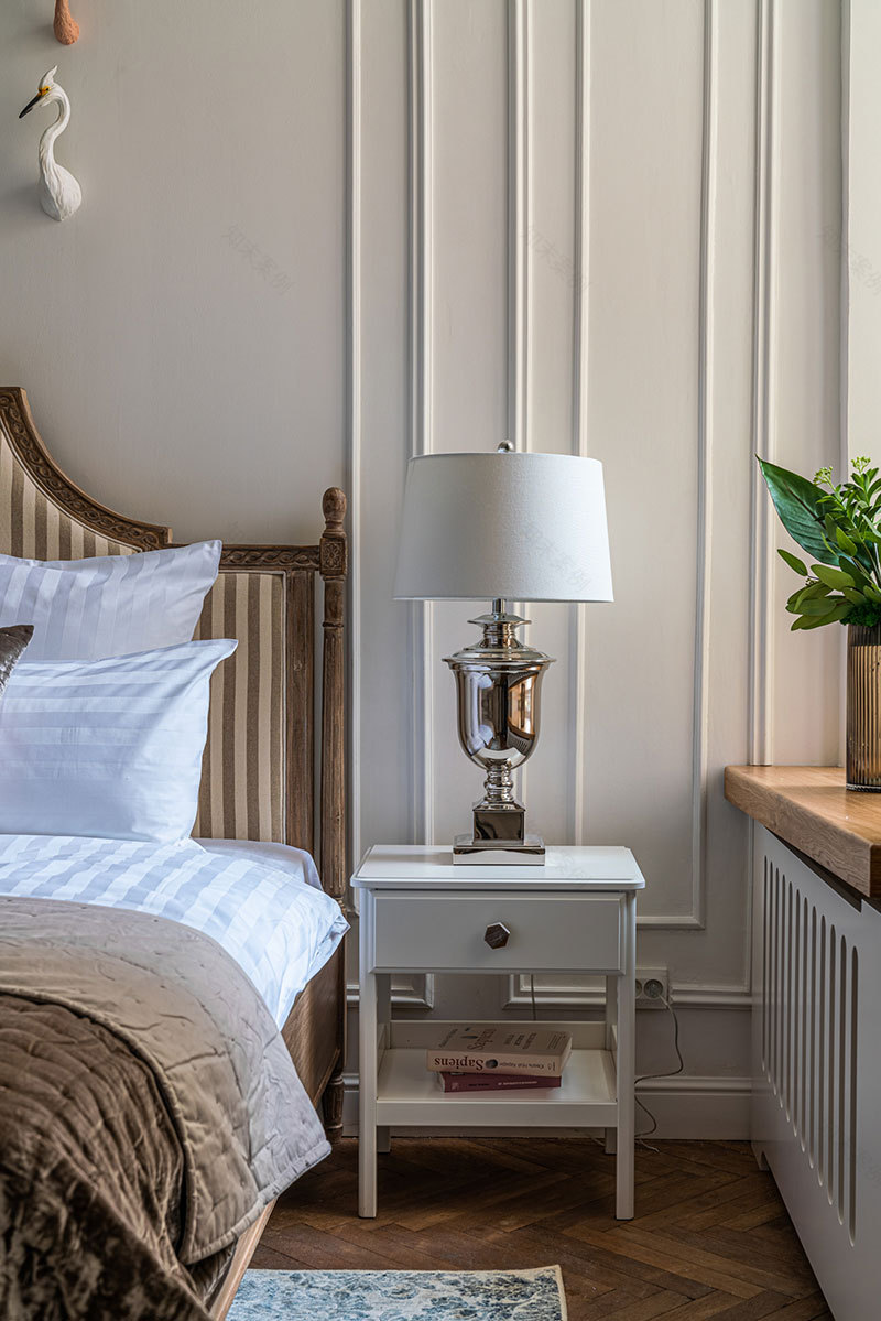 圣彼得堡优雅公寓 | 古典卧室与现代客厅的完美融合-7