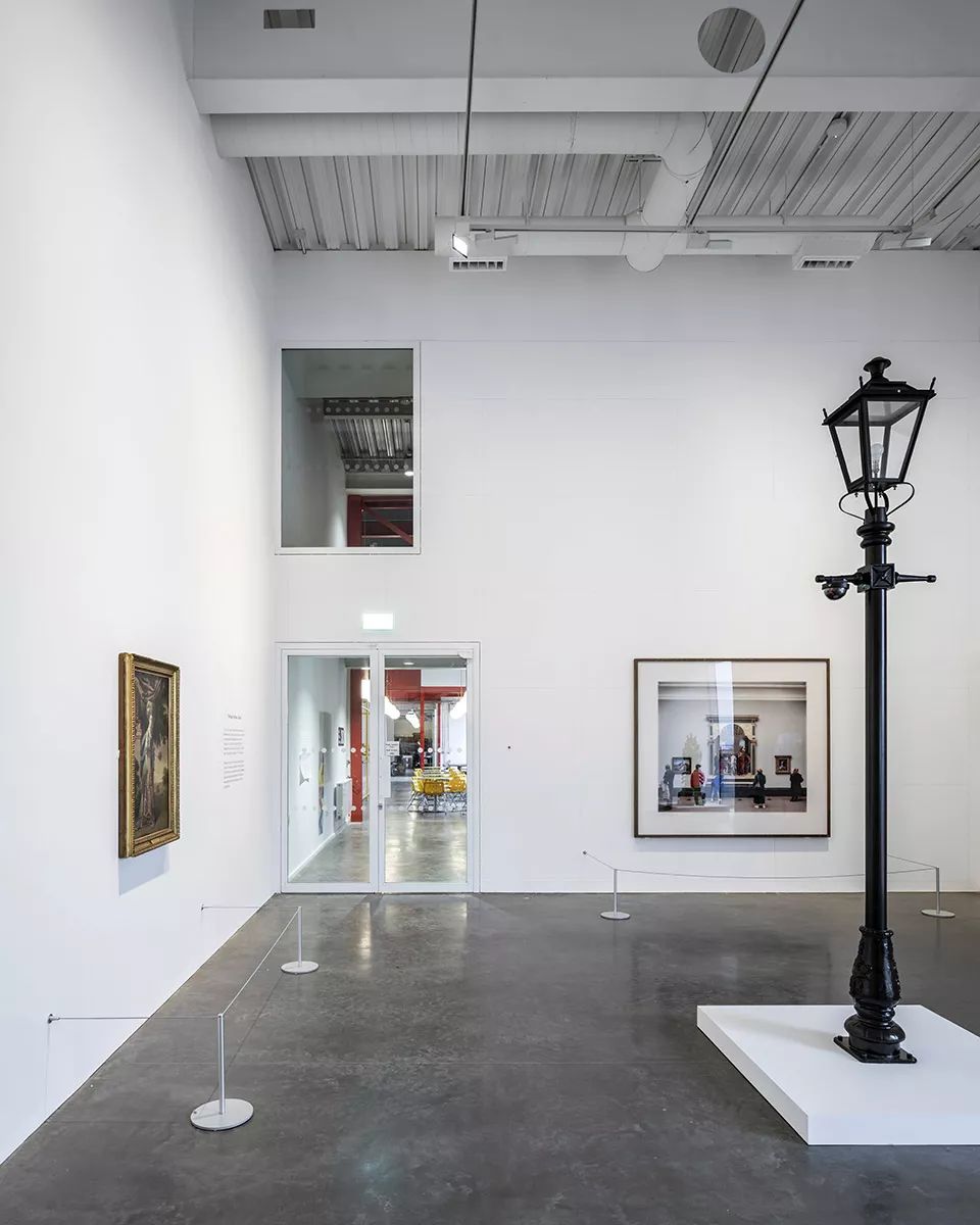 英国 MK 画廊新馆 | 不锈钢表皮与圆形大窗的融合-50