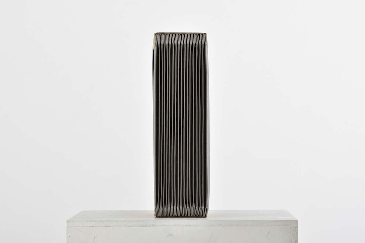 Oguchi 设计的褶皱纸板架和盒钟-21