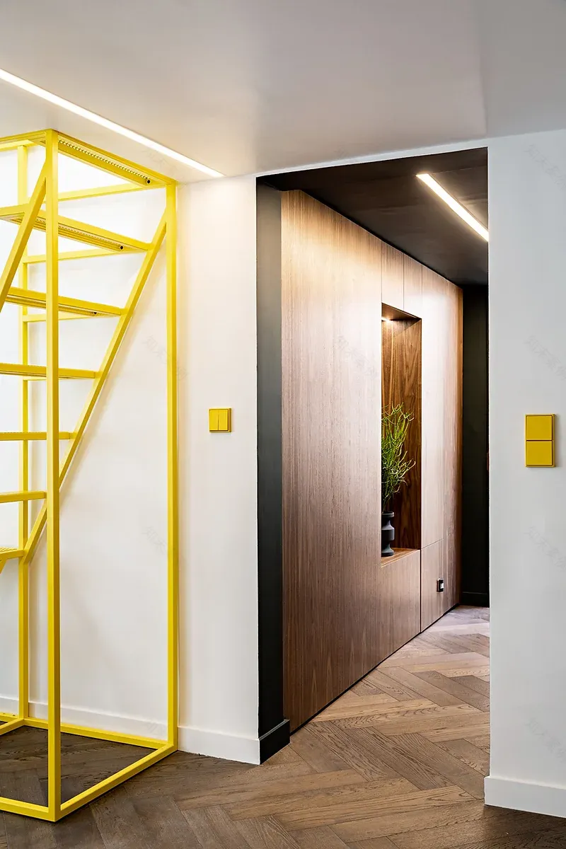 巴黎 70m2 复式公寓 | 色彩与设计的完美融合-5