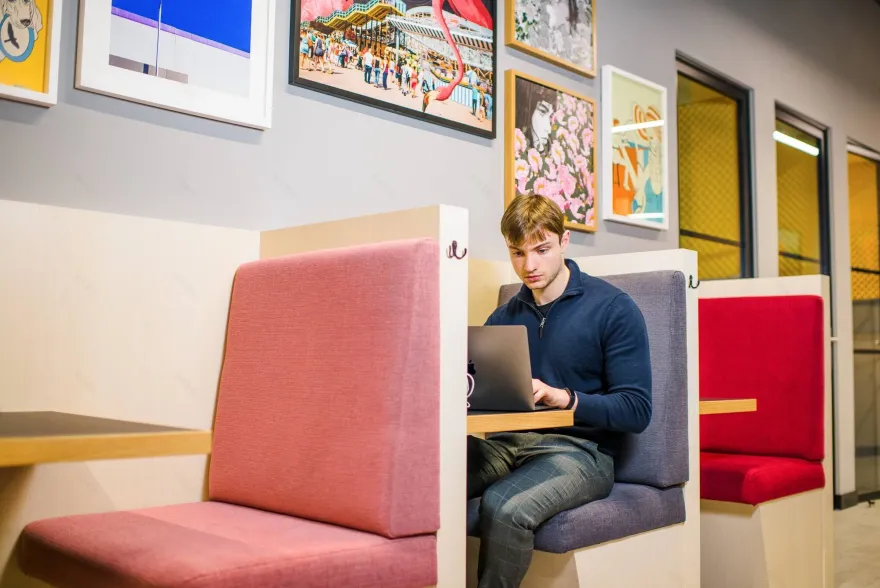 伦敦 Soho 区的活力办公空间-25