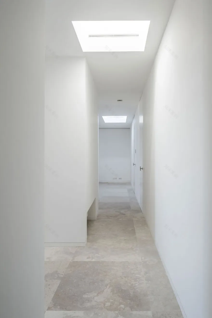 Madrid 复古公寓变宽敞明亮家园丨西班牙马德里丨HOLLEGHA arquitectos-13