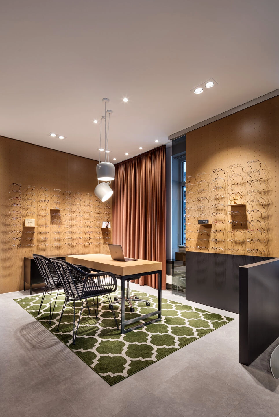 德国 Idar-Oberstein 光学商店,现代与传统完美融合-16