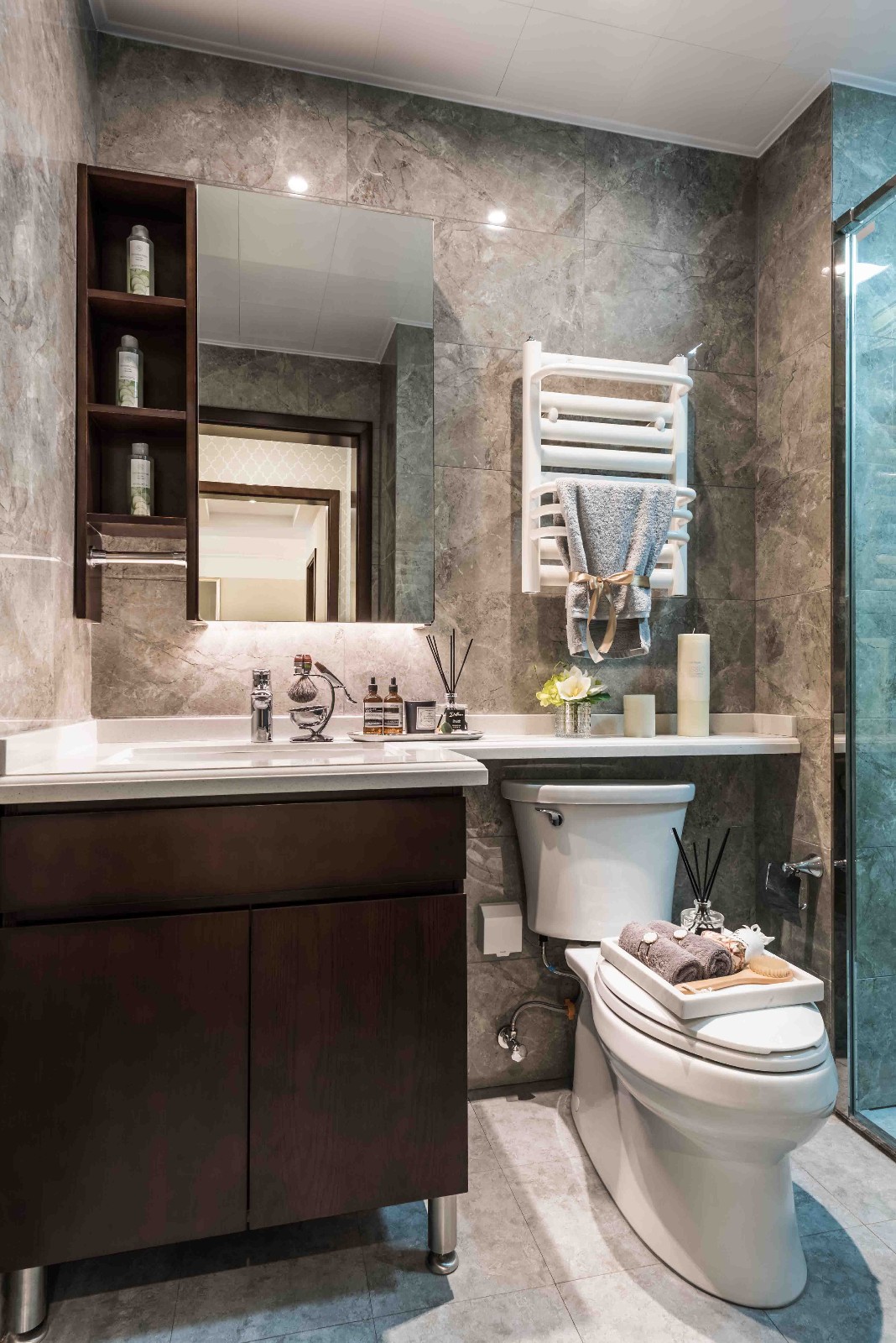 赵三雨观致设计丨青岛奥园首府壹号港式样板间  观致装饰设计-3