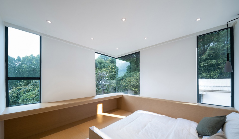 重庆南山“塔可夫斯基式”住宅 | 雾中桥梁的魔幻建筑体验-97