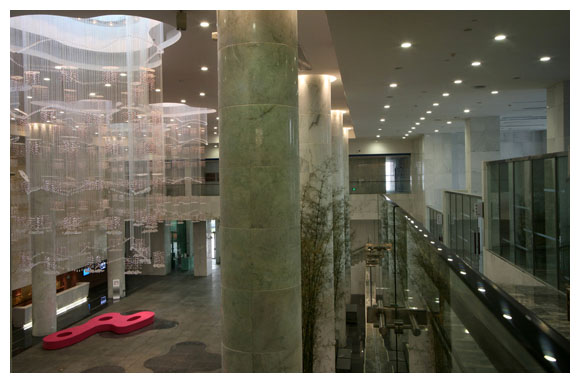 人造紅色峽谷，廣州白雲國際會議中心／BURO II + CITIC | FAM-38