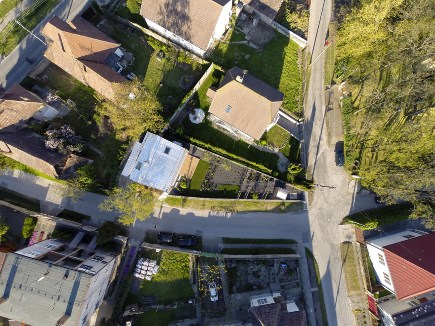 斯洛伐克小村庄里的绿色环保之家-40