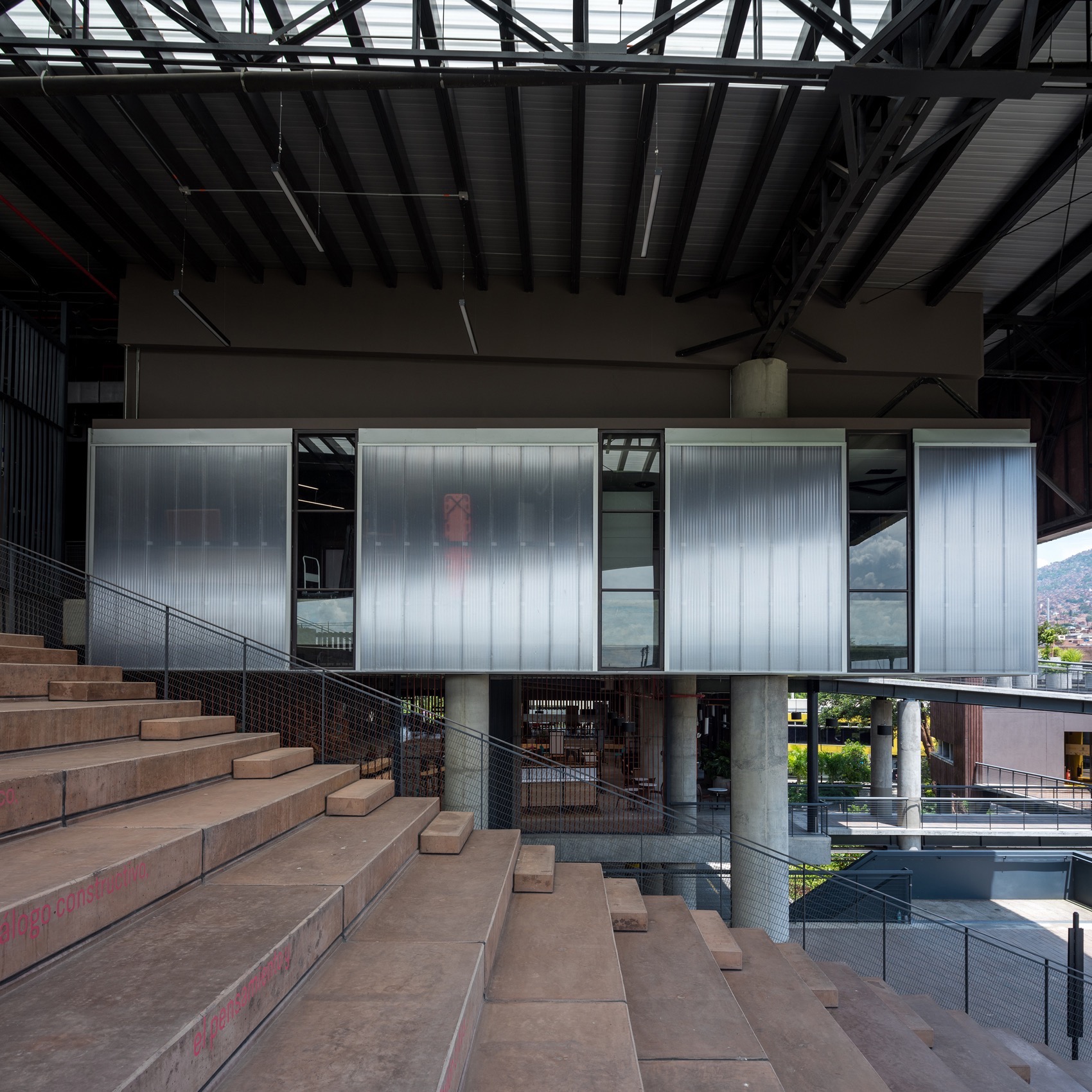 MOVA 教师创新中心丨哥伦比亚丨OPUS-26