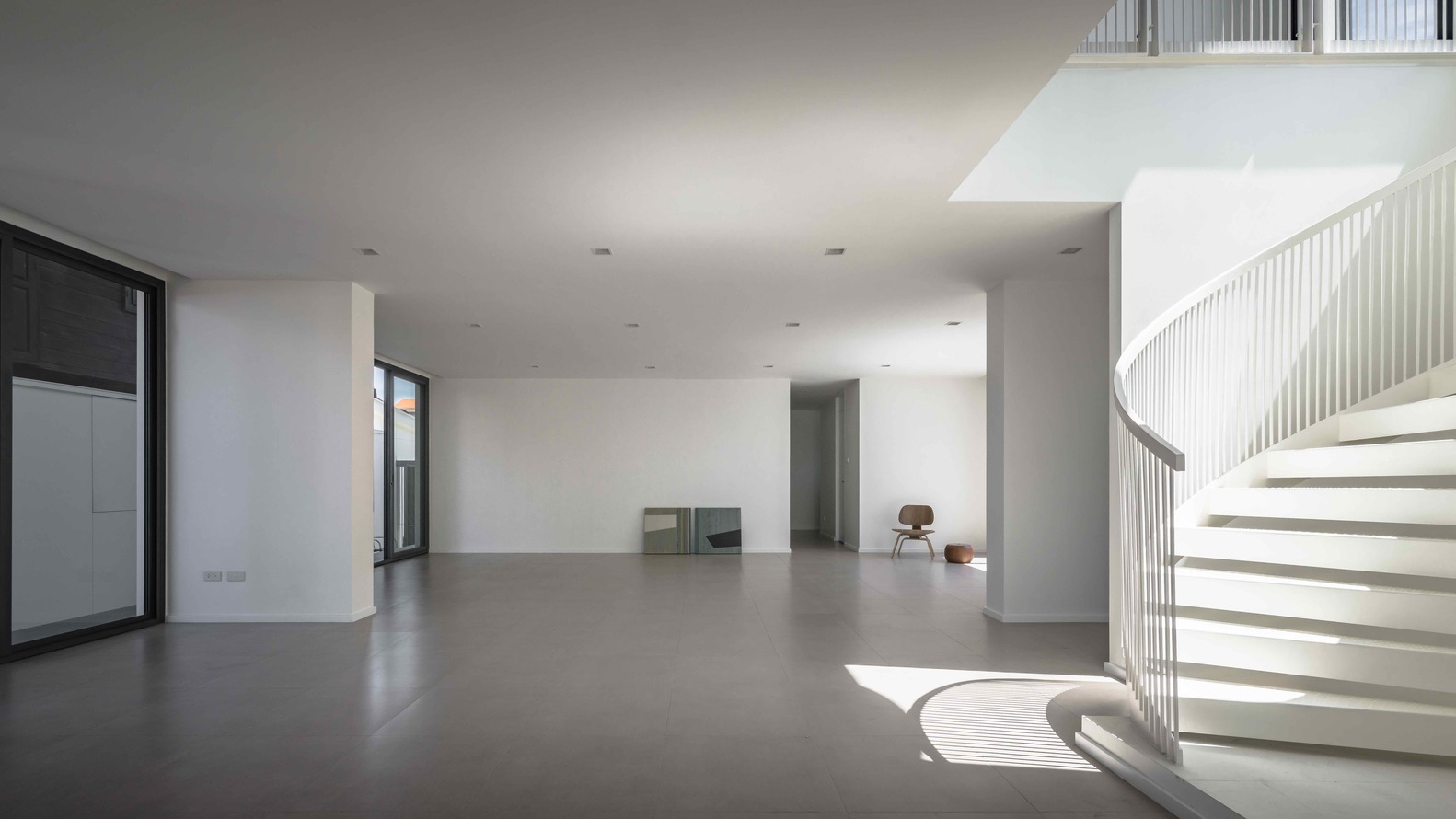 泰国 Baan Bangpok 家庭住宅，垂直螺旋楼梯设计-65