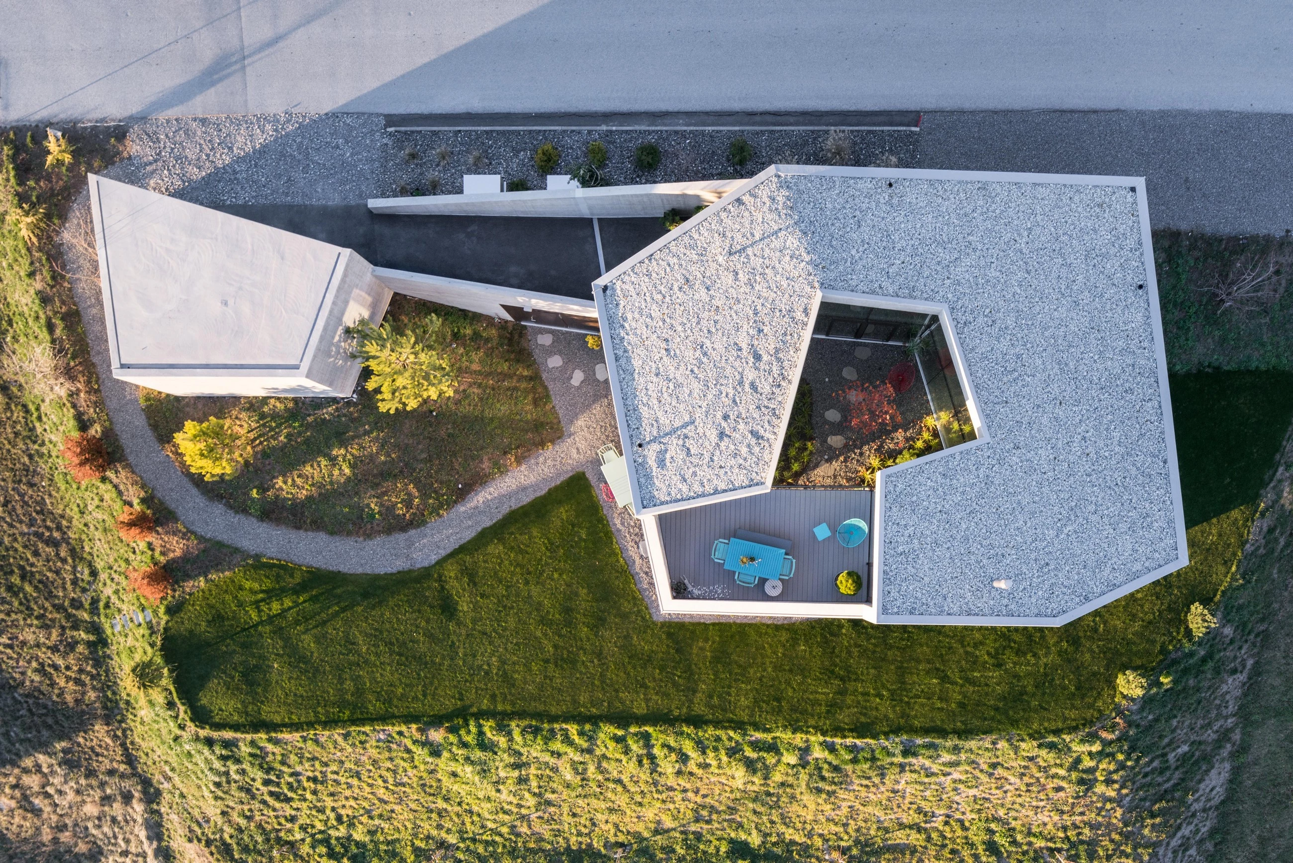 瑞士 Grimisuat 雕塑式住宅-19