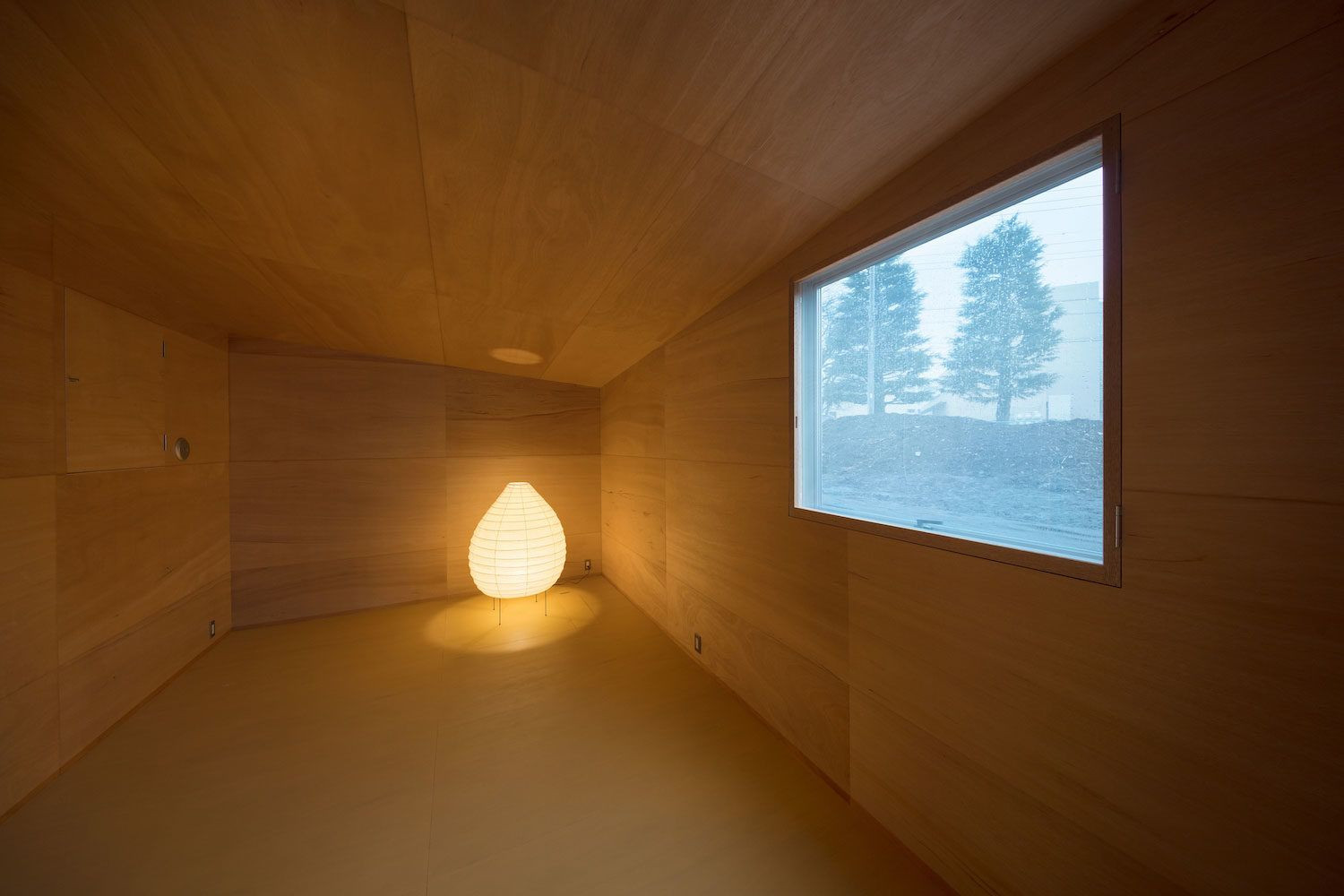 Miya Akiko Architecture Atelier：屋顶与窗户-11