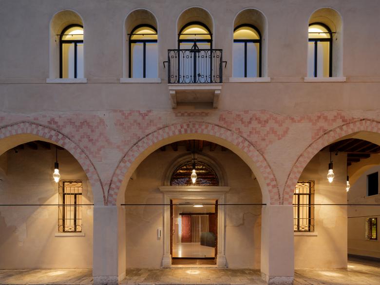 光明宫丨意大利丨EXiT-8