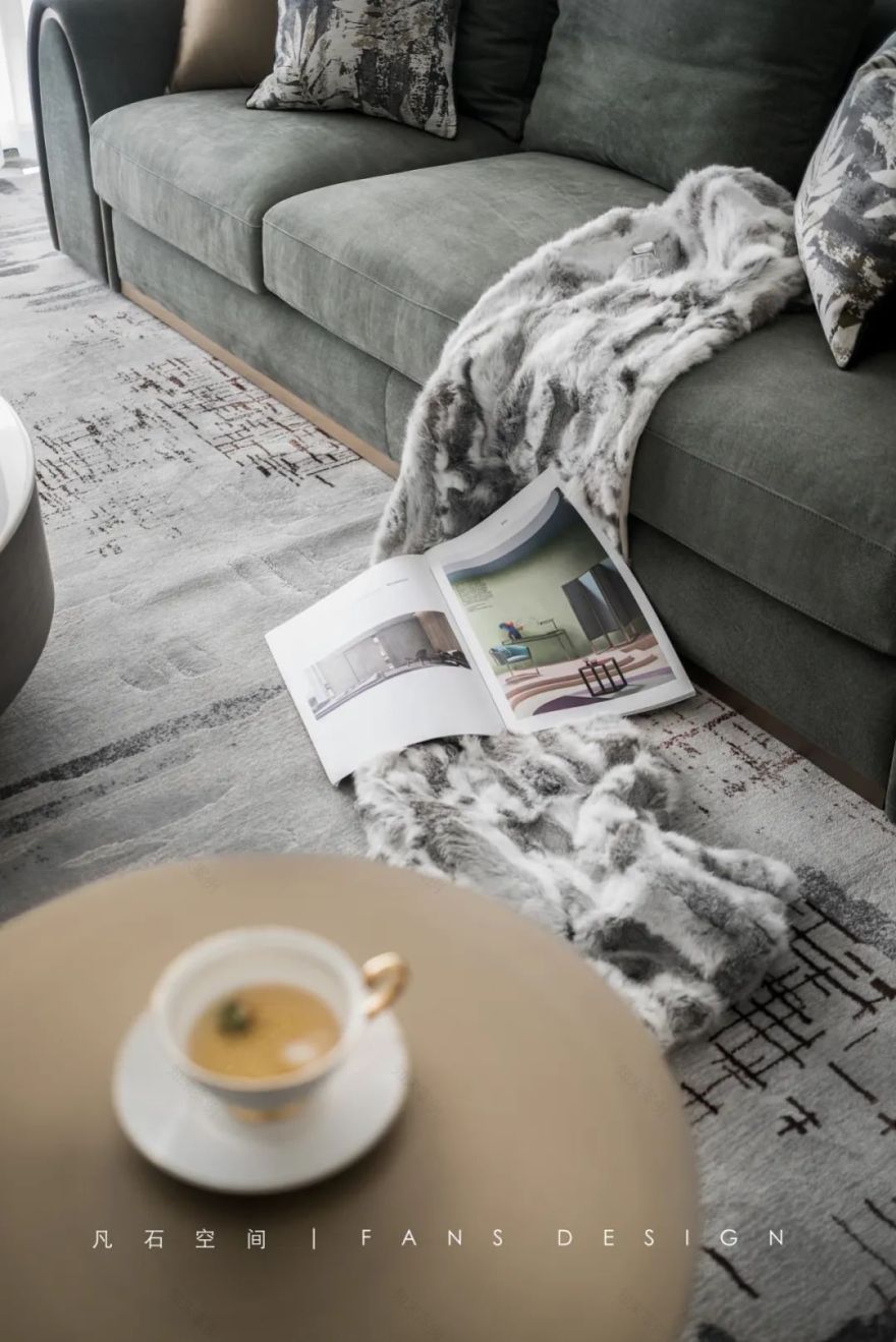 成都新婚夫妻时尚轻奢婚房设计-23