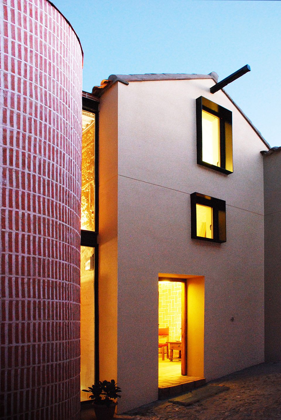 茅草屋的新时代，西班牙 / OOIIO Architecture-5