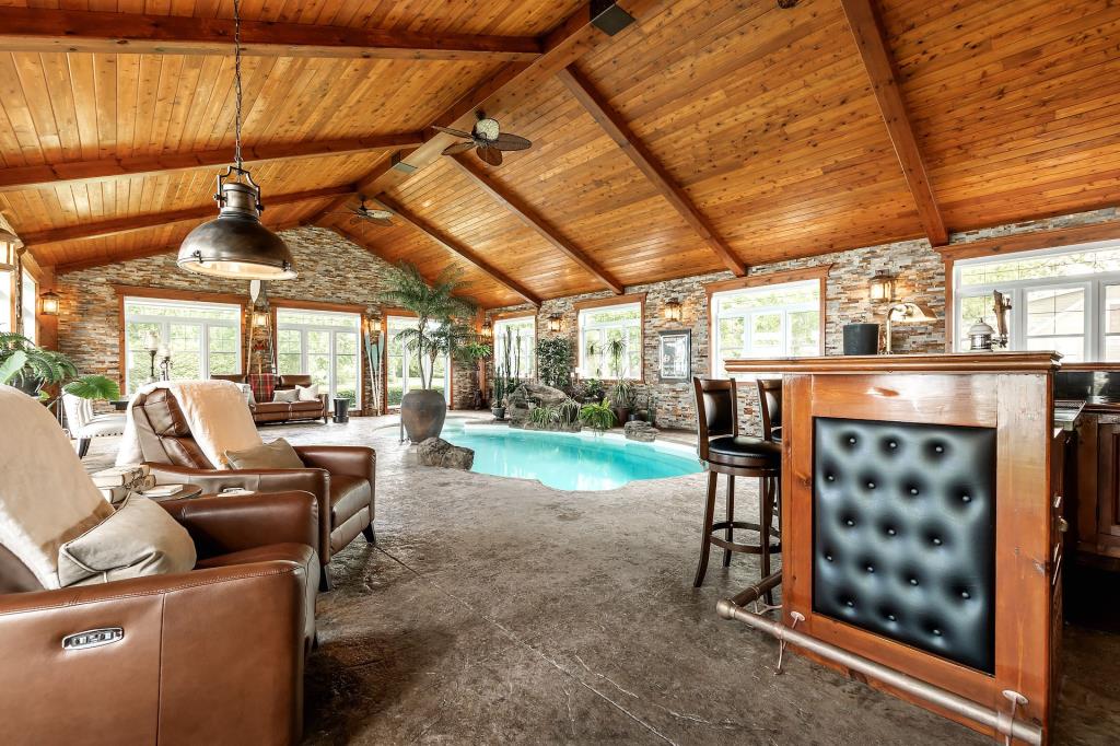 Valleyfield滨水宽敞房产丨加拿大魁北克丨Joli Joli Design-20