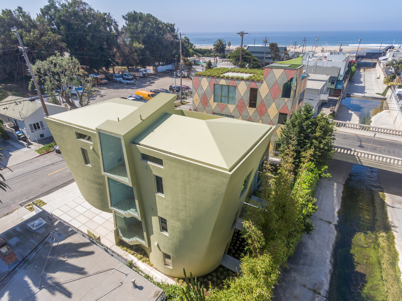 洛杉矶 Santa Monica Canyon 独特曲线住宅设计丨美国洛杉矶丨Eric Owen Moss Architects-12