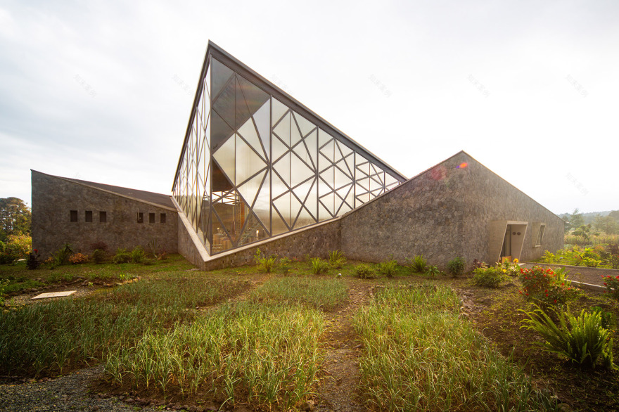 Virunga Mountain Spirits酿酒厂丨卢旺达丨BE_Design-12