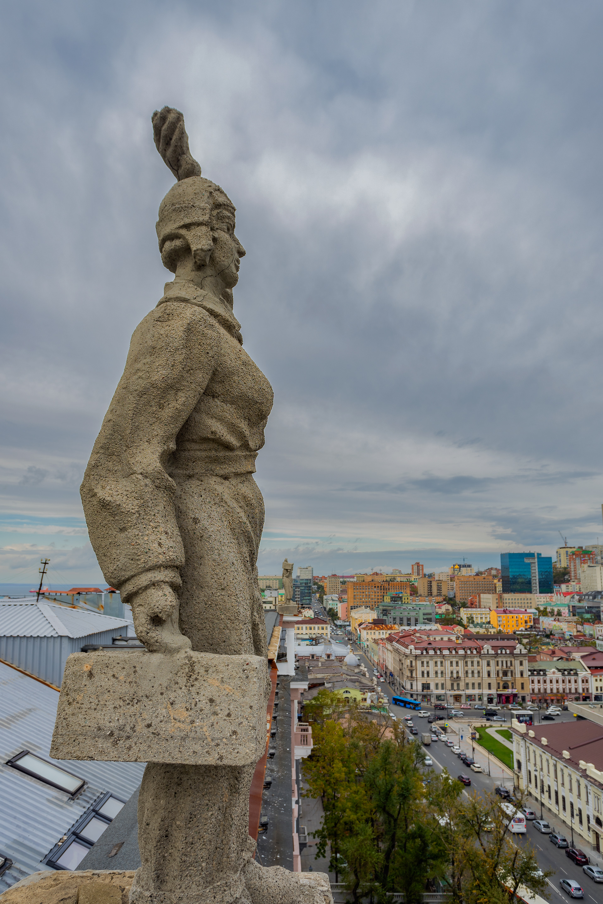 “灰马”房屋屋顶雕塑丨俄罗斯丨KIRILL TSYBENKO-11